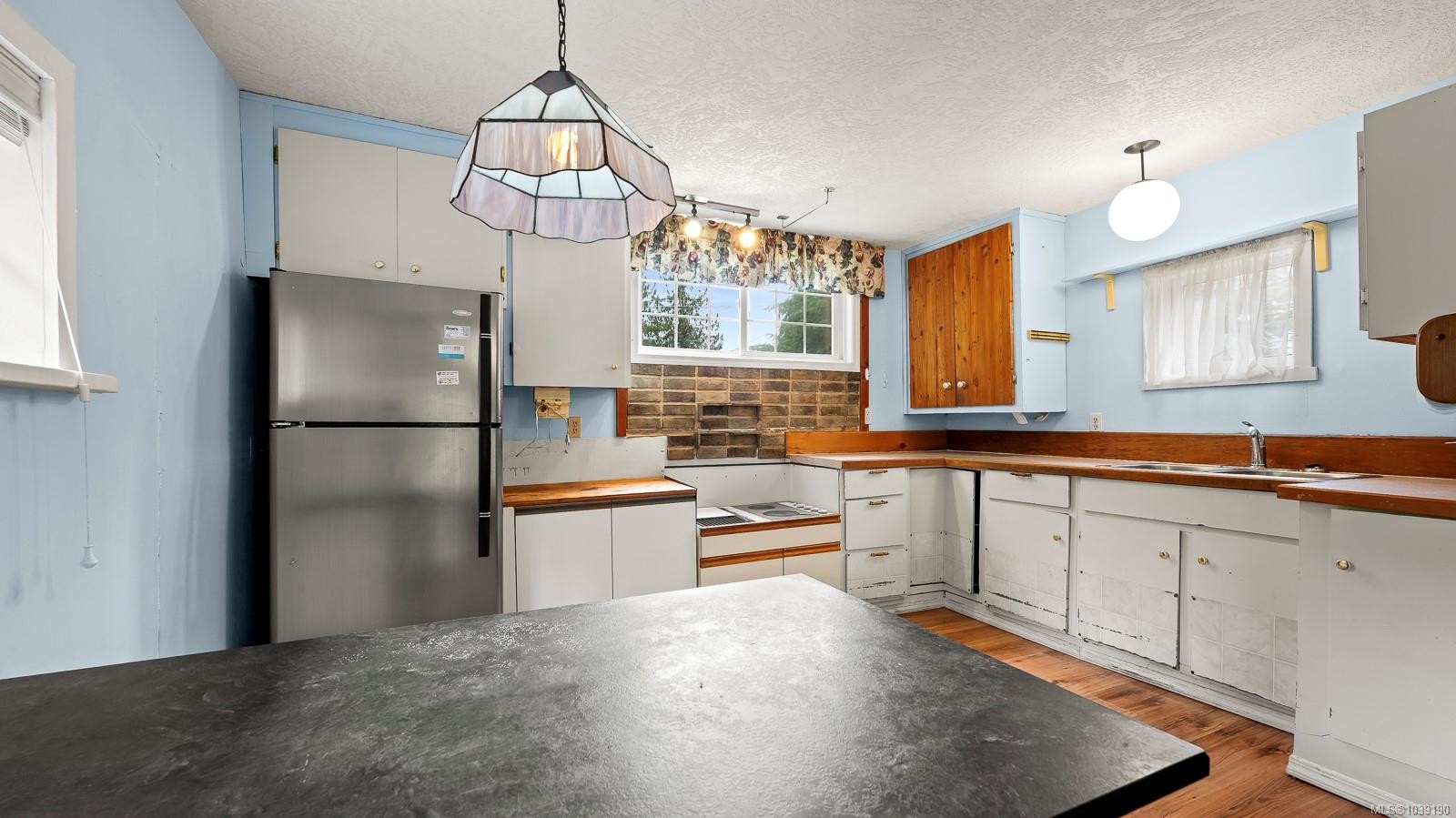 3351 Crescent St, Cumberland, BC