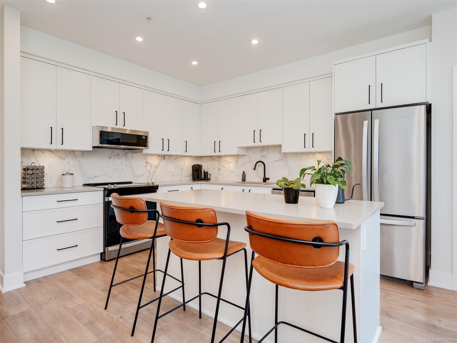 #511-1361 Goldstream Ave, Langford, BC - Indoor Photo Showing Kitchen