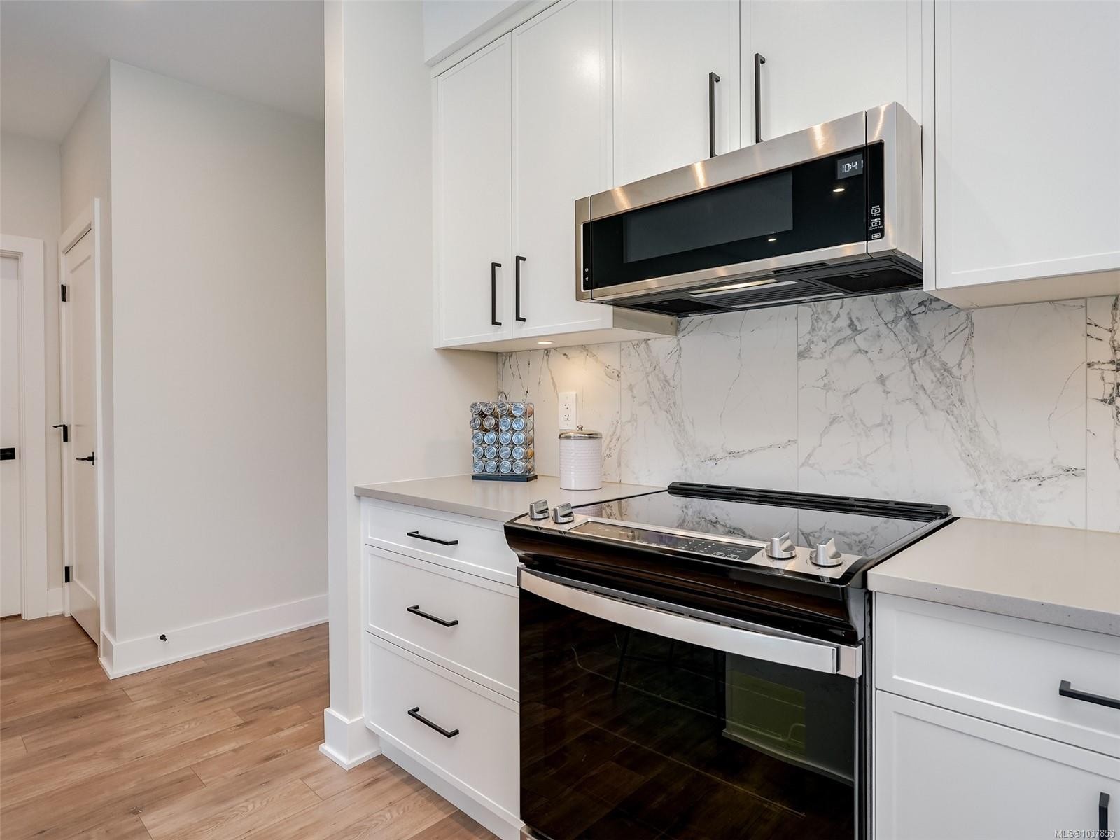 #511-1361 Goldstream Ave, Langford, BC - Indoor Photo Showing Kitchen