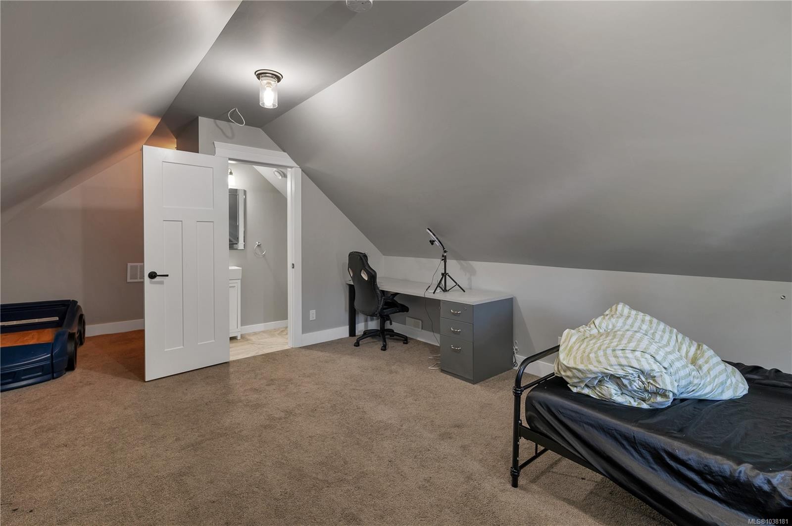 2613 Sunderland Rd, Campbell River, BC