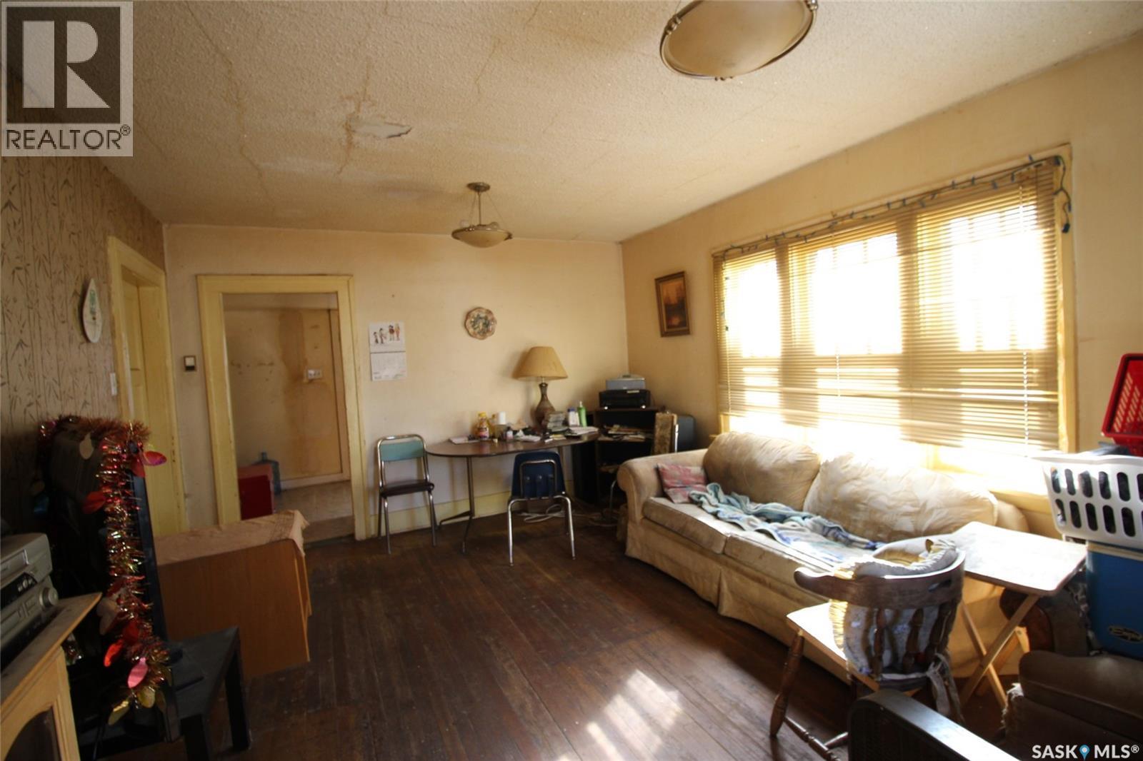 476 3Rd Street E, Shaunavon, SK