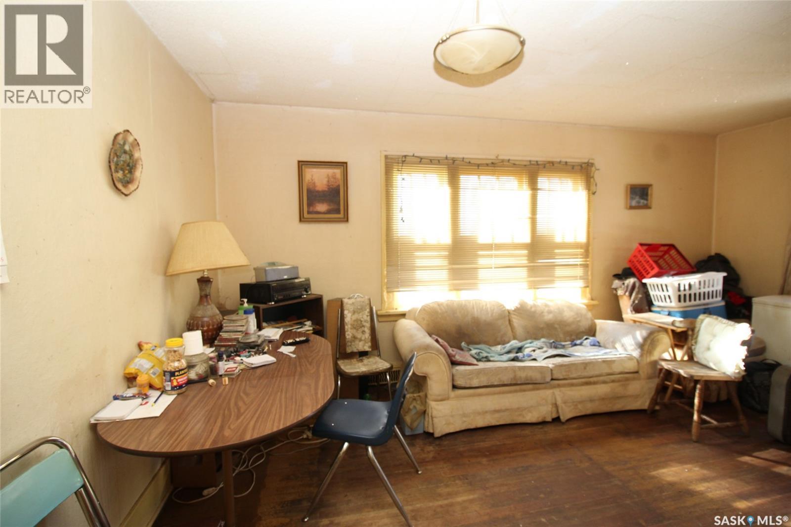 476 3Rd Street E, Shaunavon, SK