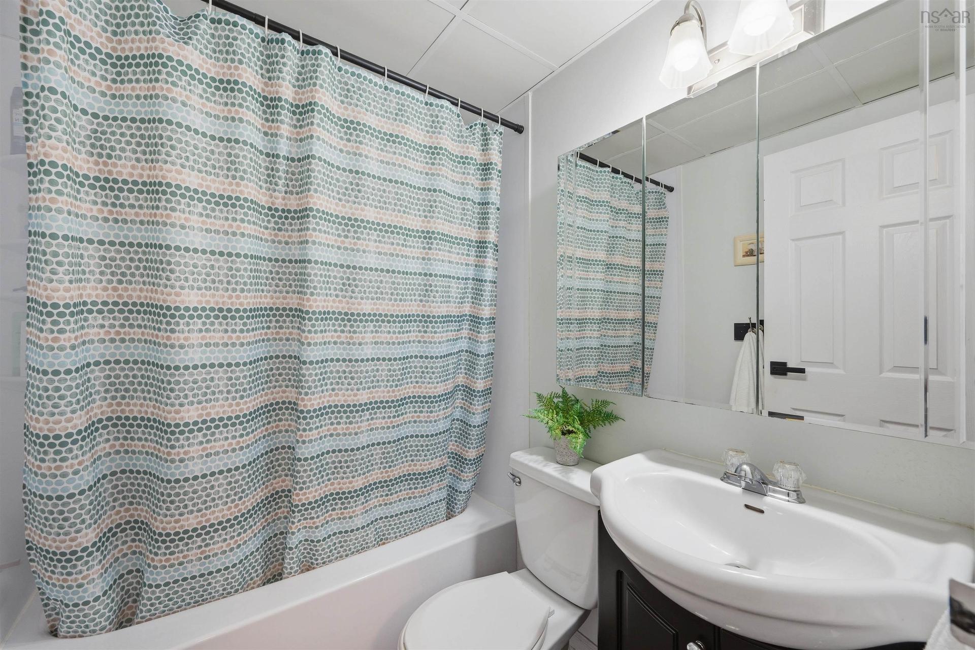 1201 5572 North Ridge Road, Halifax, NS