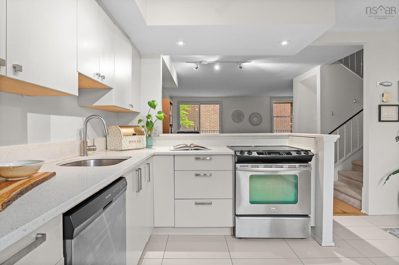 40 5561 Sentinal Square, Halifax, NS
