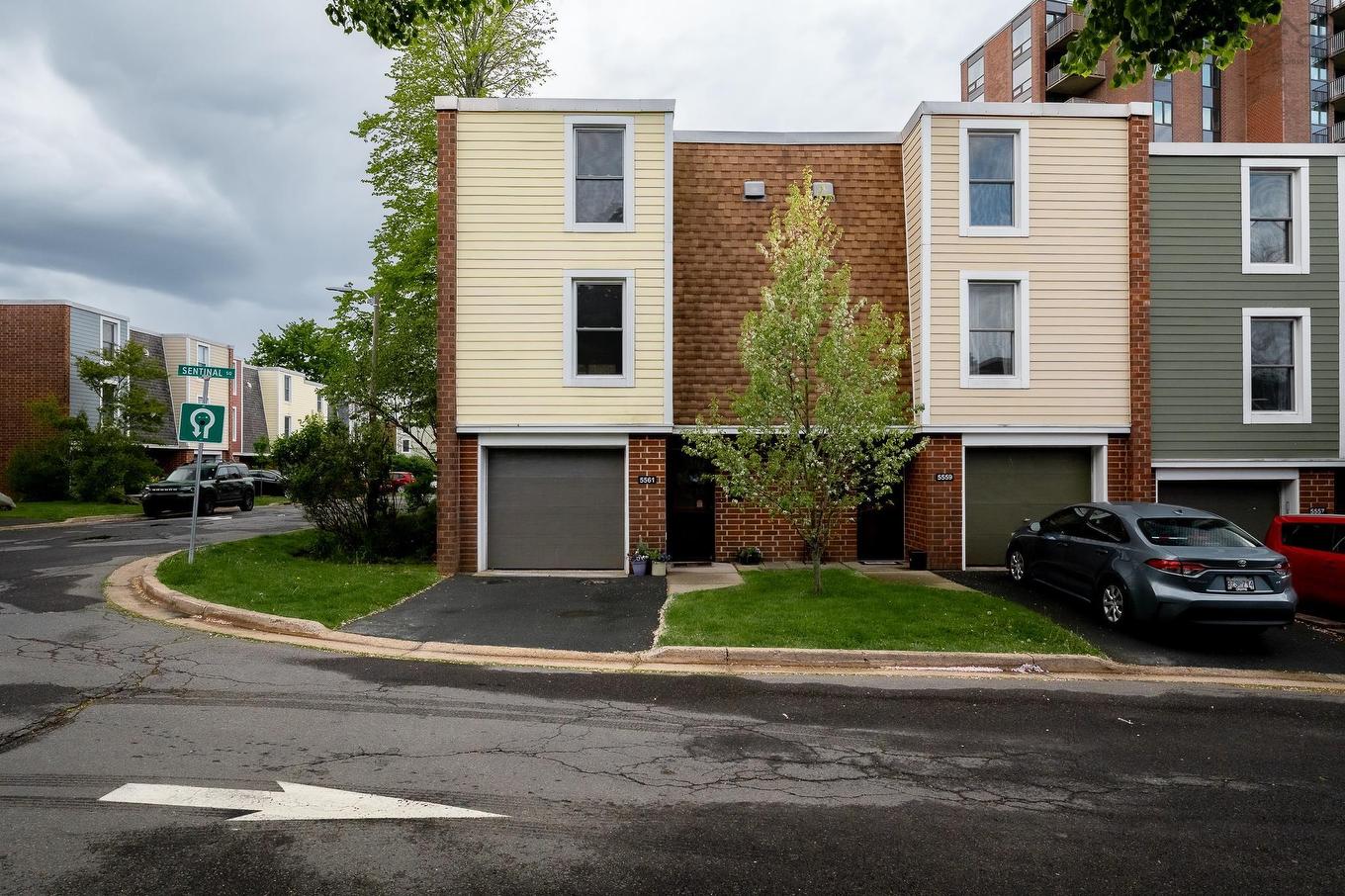 40 5561 Sentinal Square, Halifax, NS