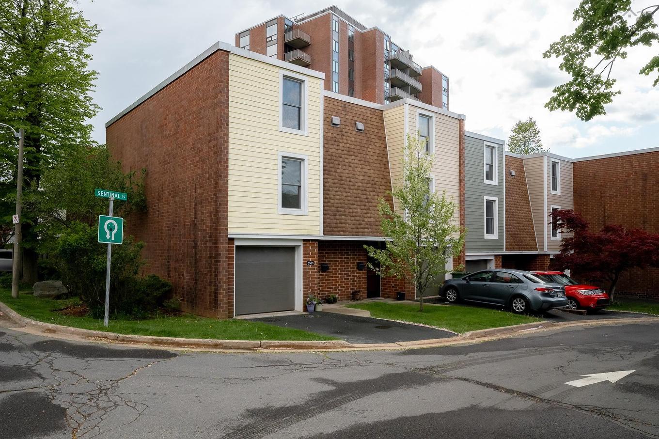 40 5561 Sentinal Square, Halifax, NS
