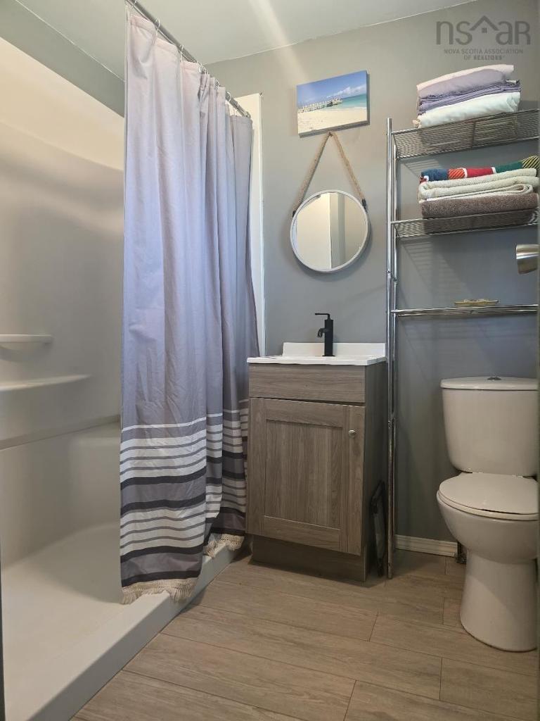 9399 Ns-16, Cooks Cove, NS