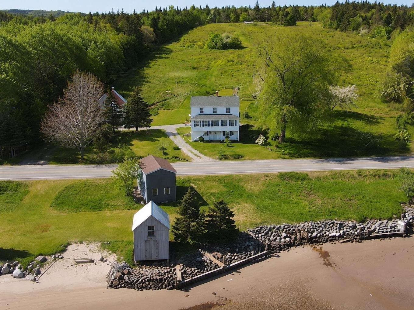 9399 Ns-16, Cooks Cove, NS