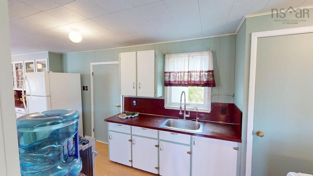 9399 Ns-16, Cooks Cove, NS
