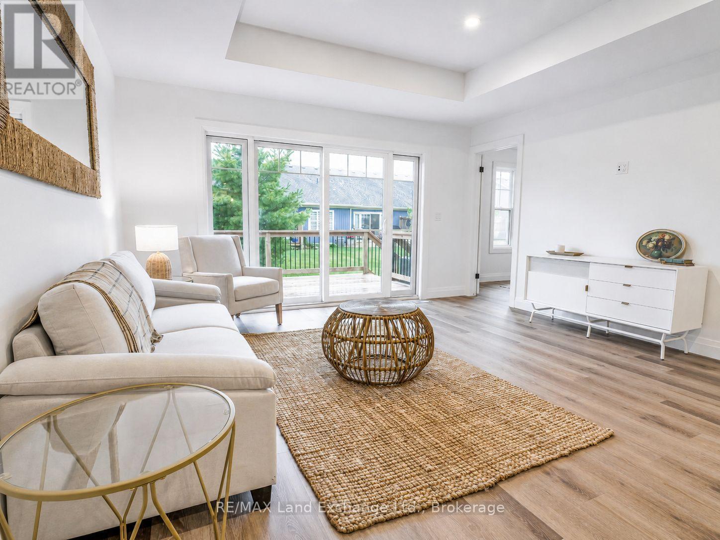 Large patio doors-lots of light - 18 - 86 Eagle Court, Saugeen Shores, ON