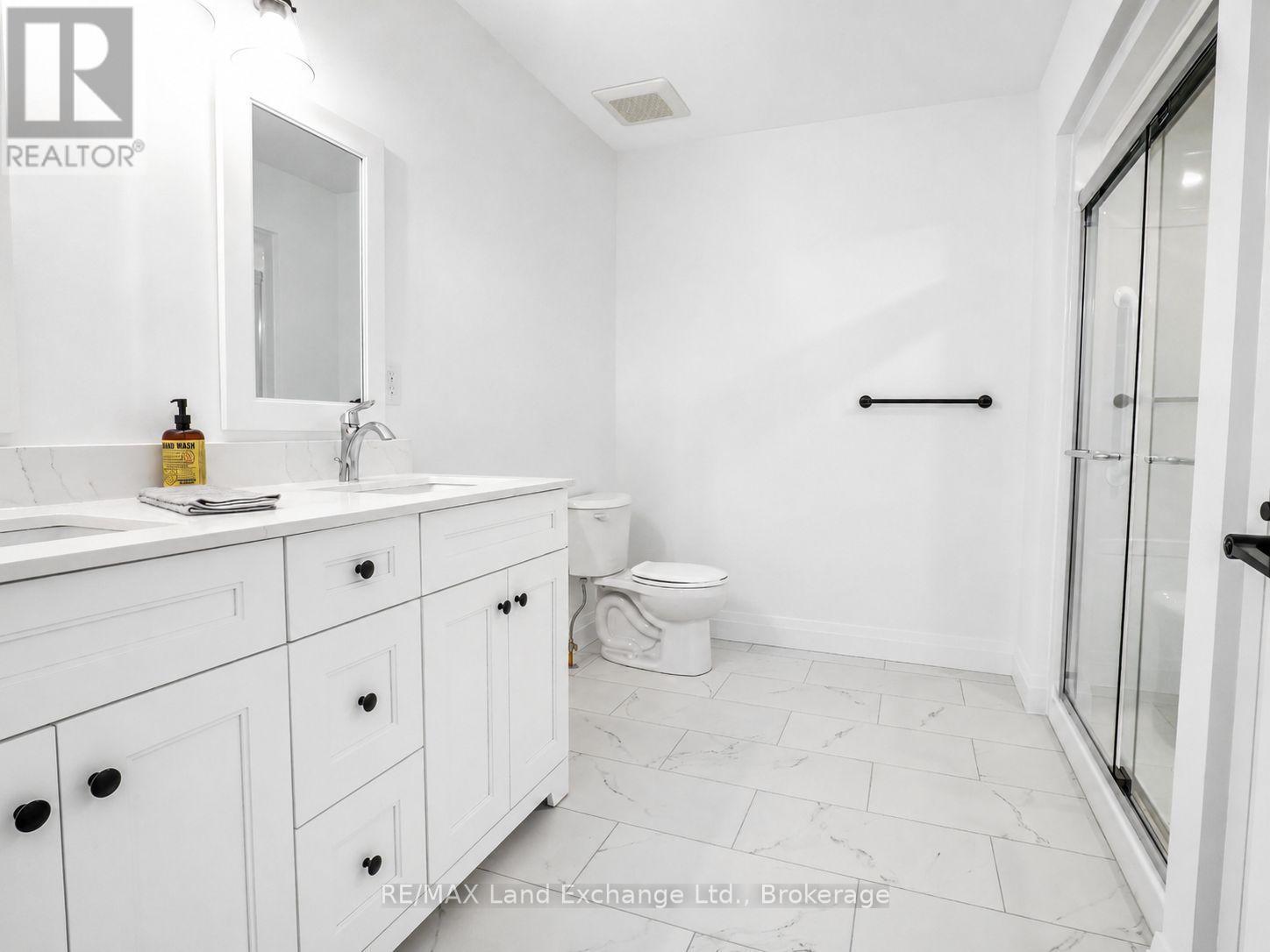 Four piece ensuite - 18 - 86 Eagle Court, Saugeen Shores, ON
