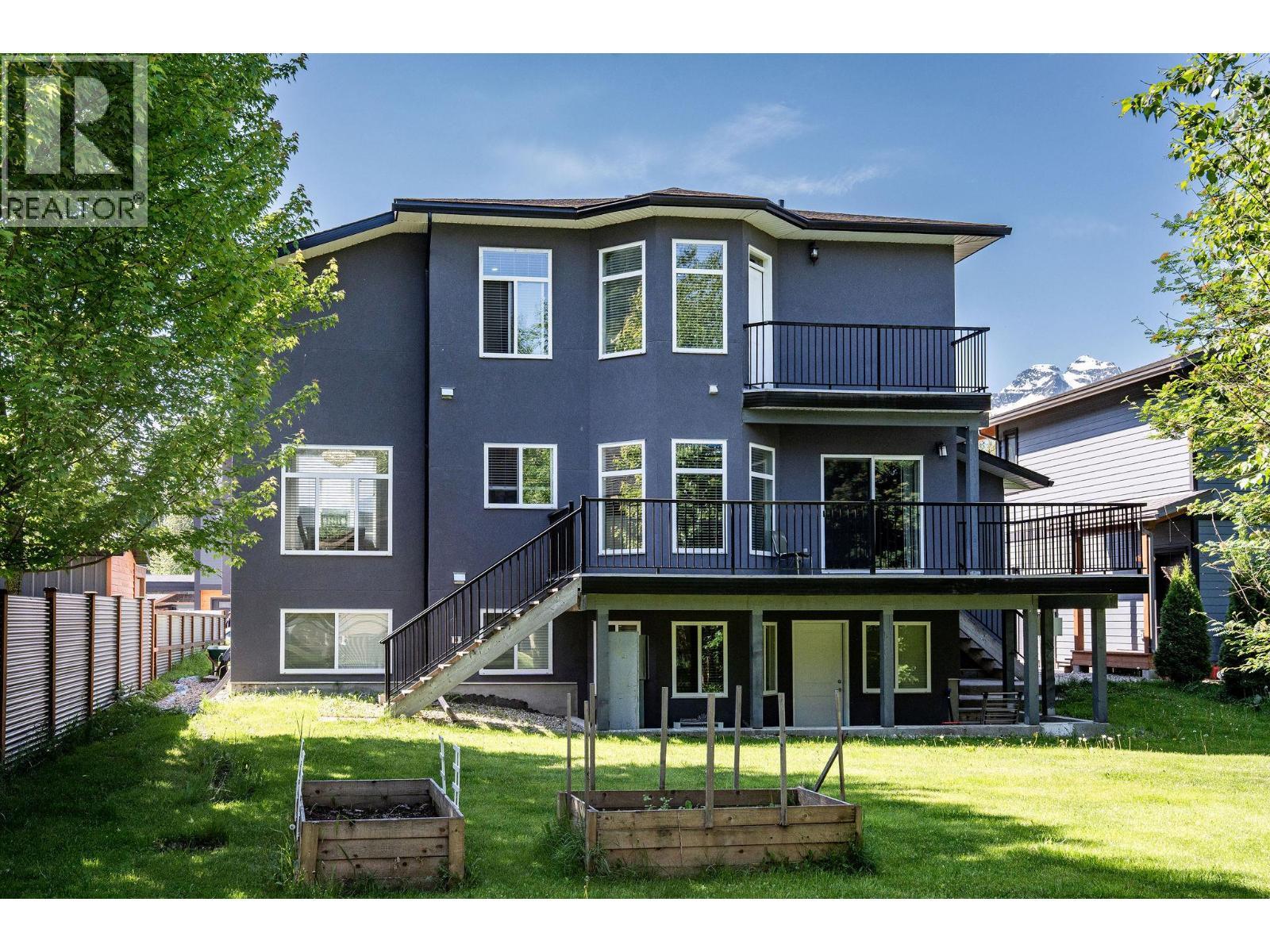 1941 Poplar Lane, Revelstoke, BC