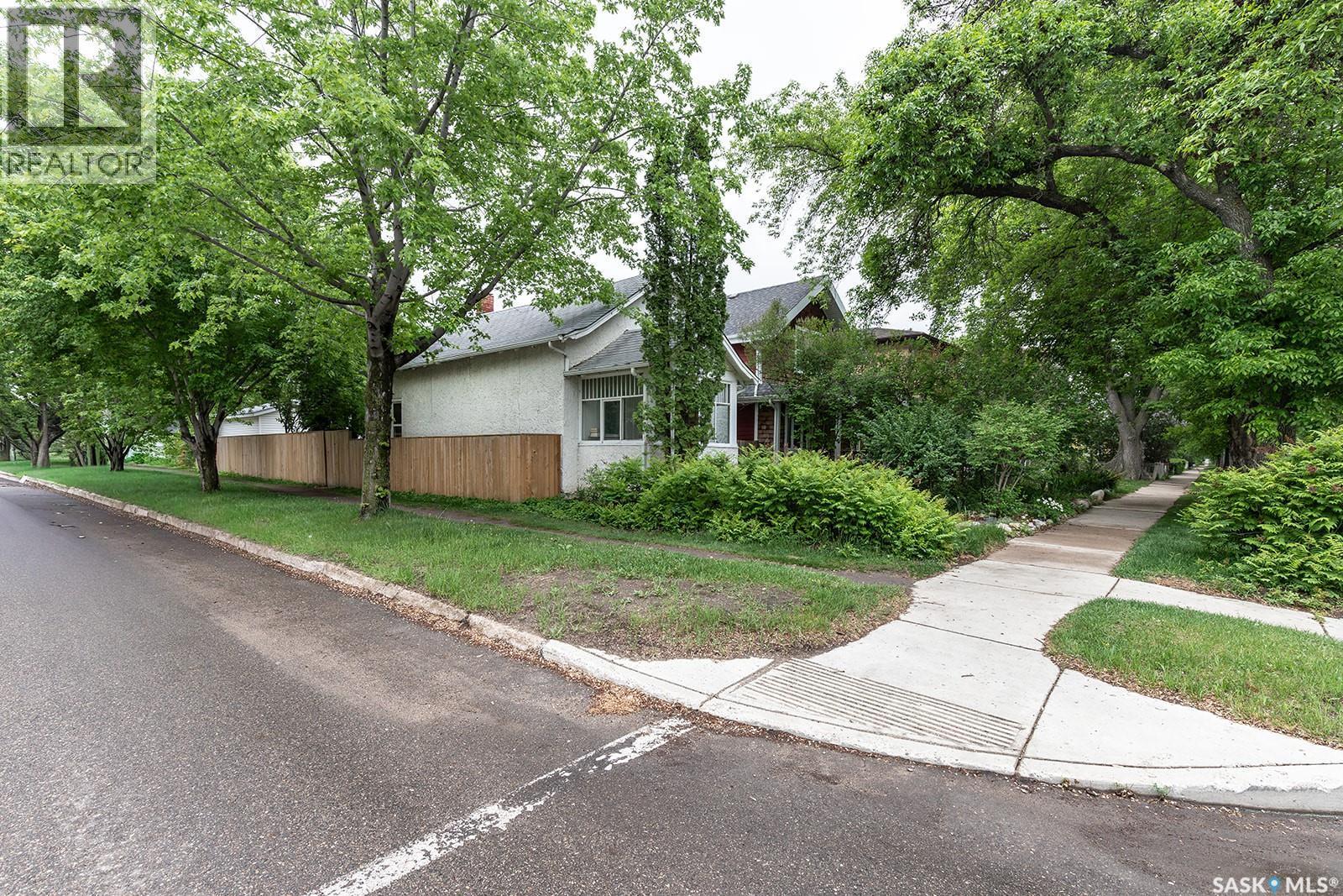 840 8Th Avenue N, Saskatoon, SK