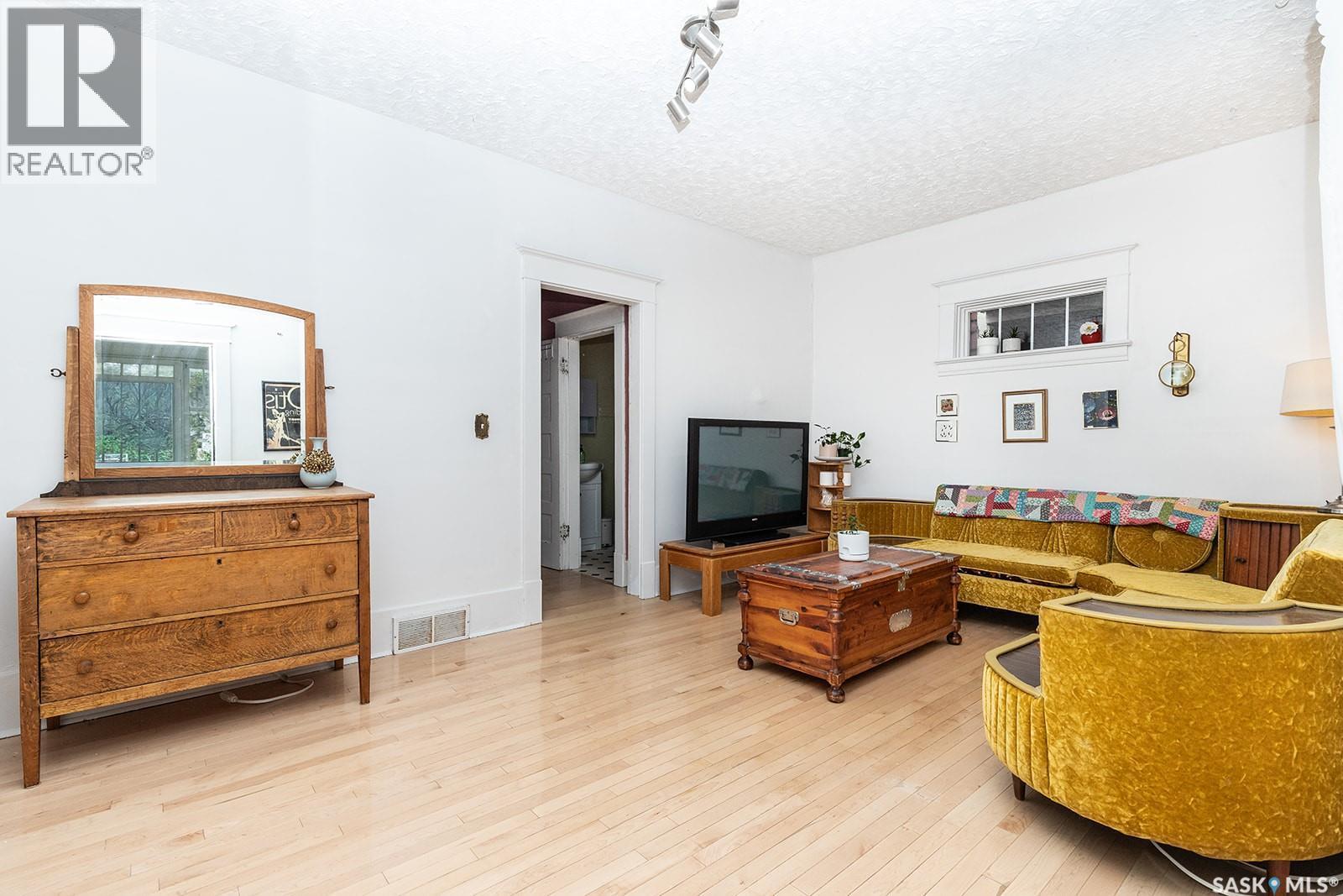 840 8Th Avenue N, Saskatoon, SK