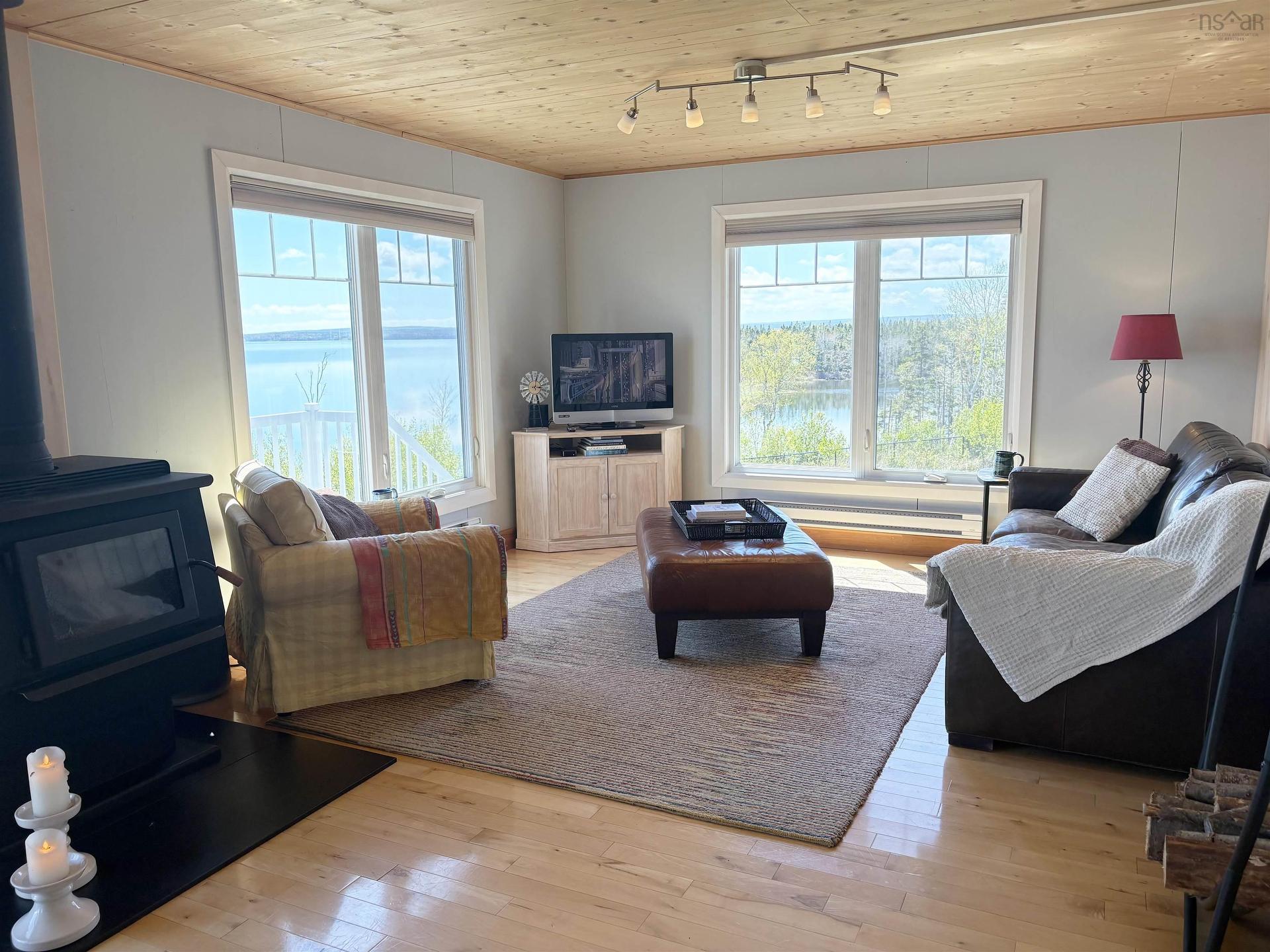 122 Peter Sosna Drive, Macnabs Cove, NS - Indoor Photo Showing Living Room