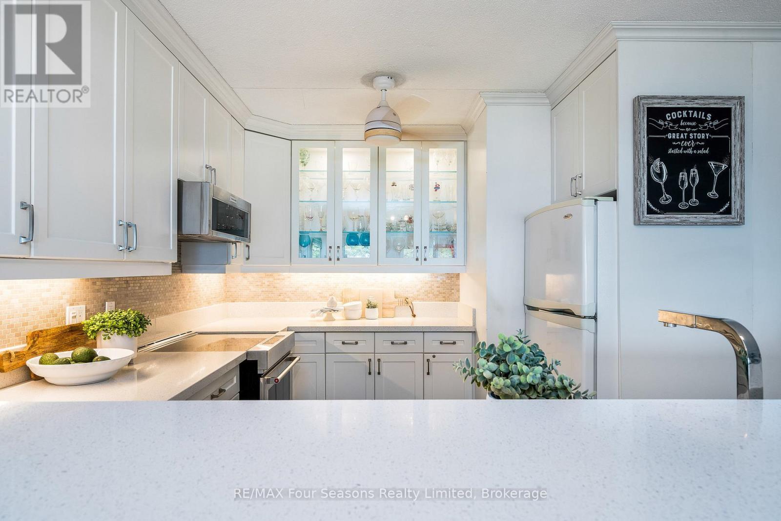 Quartz Countertops - 24 - 44 Trott Boulevard, Collingwood, ON