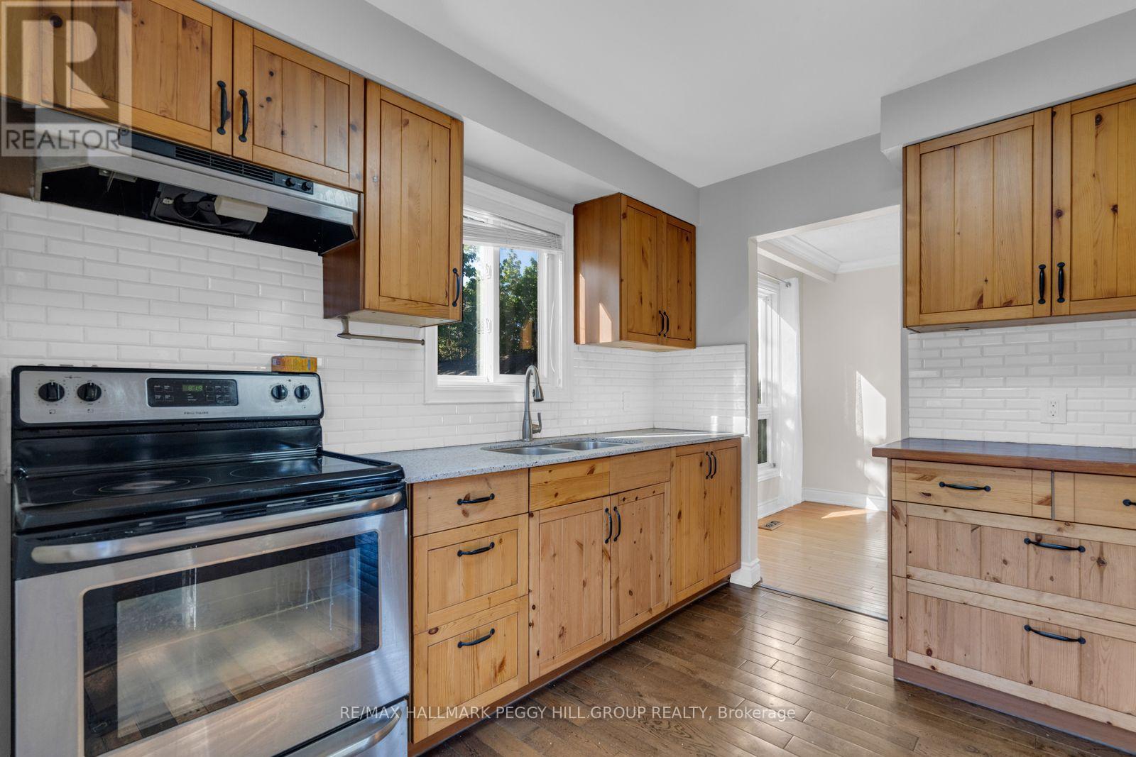 242 Browning Trail, Barrie, ON