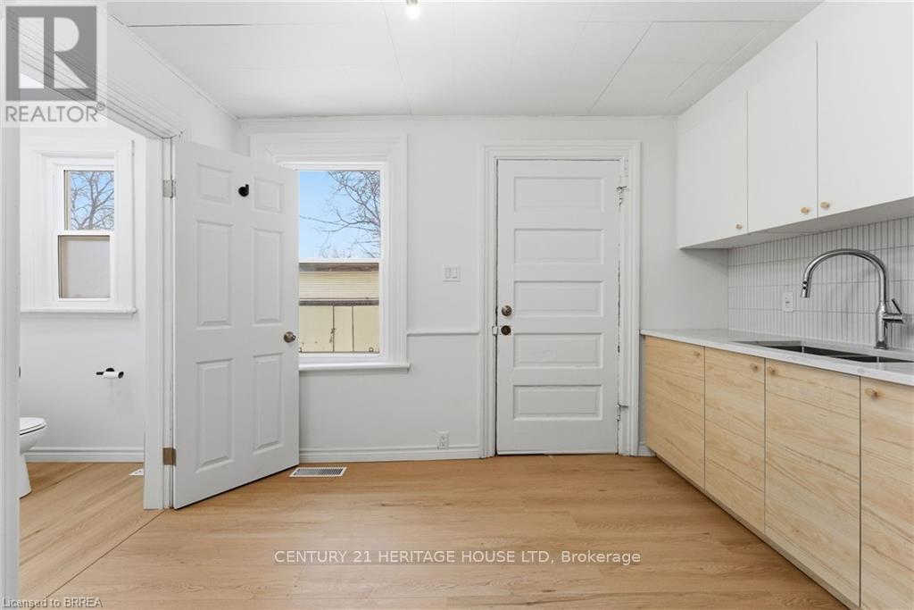 174-176 Darling Street, Brantford, ON