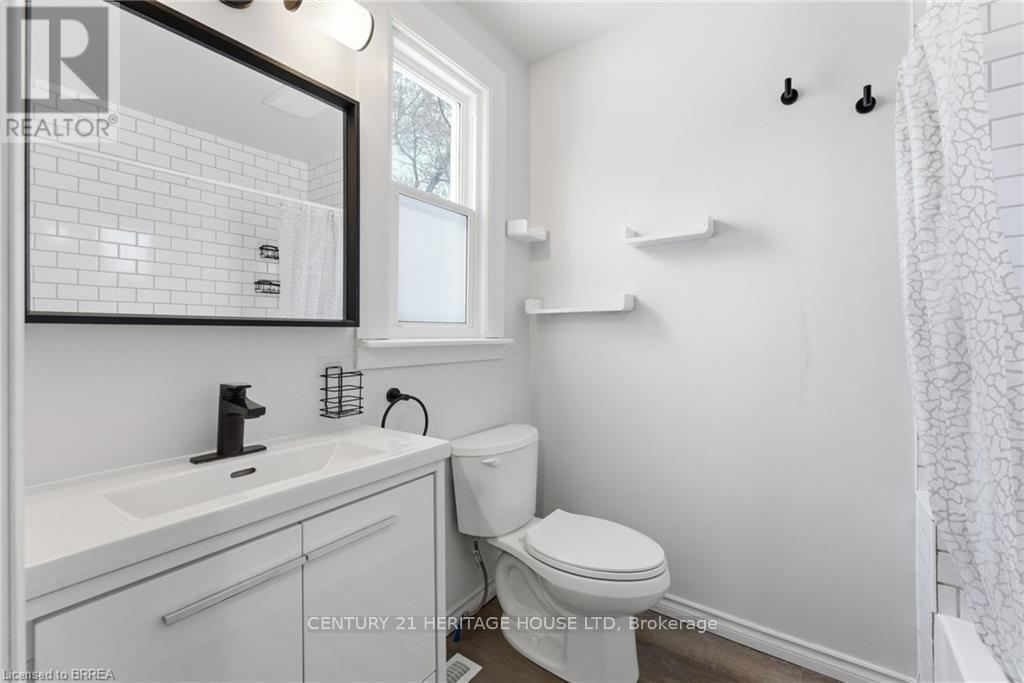 174-176 Darling Street, Brantford, ON