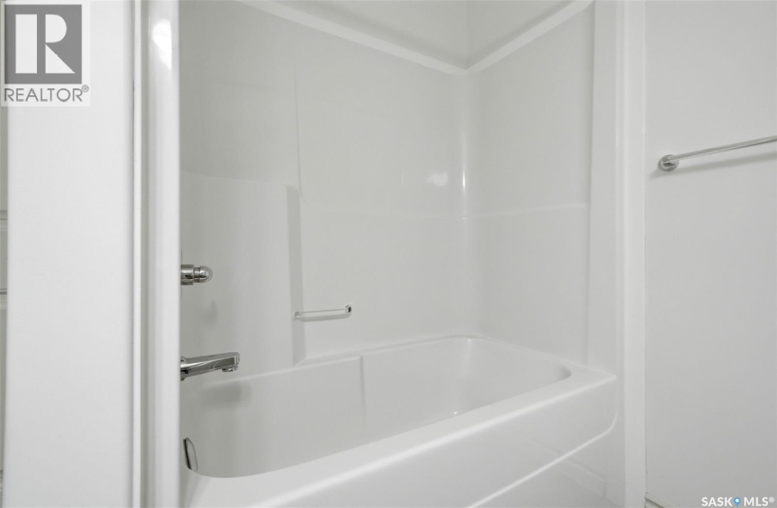 4348 Shaffer Street, Regina, SK - Indoor Photo Showing Bathroom