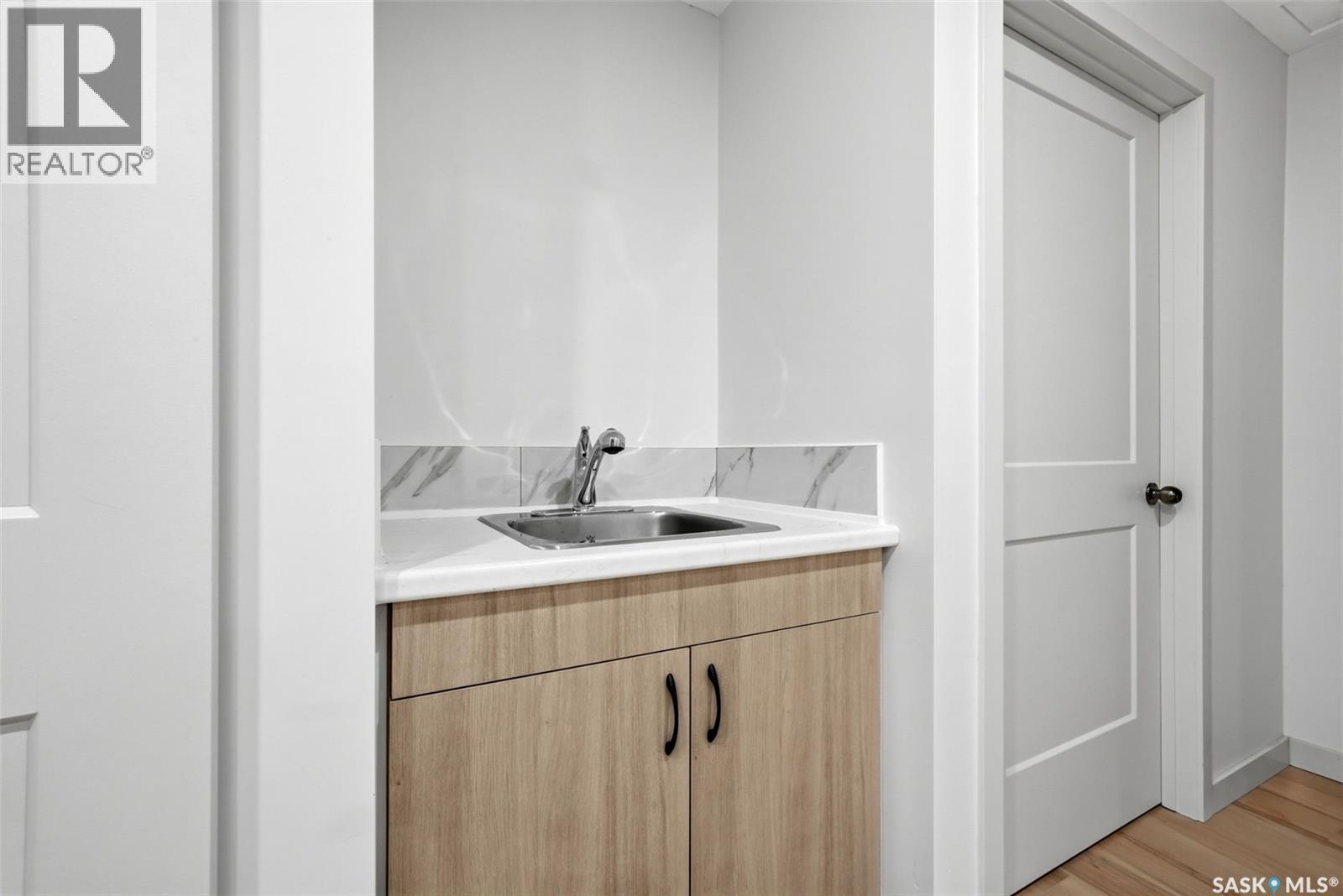 4348 Shaffer Street, Regina, SK - Indoor