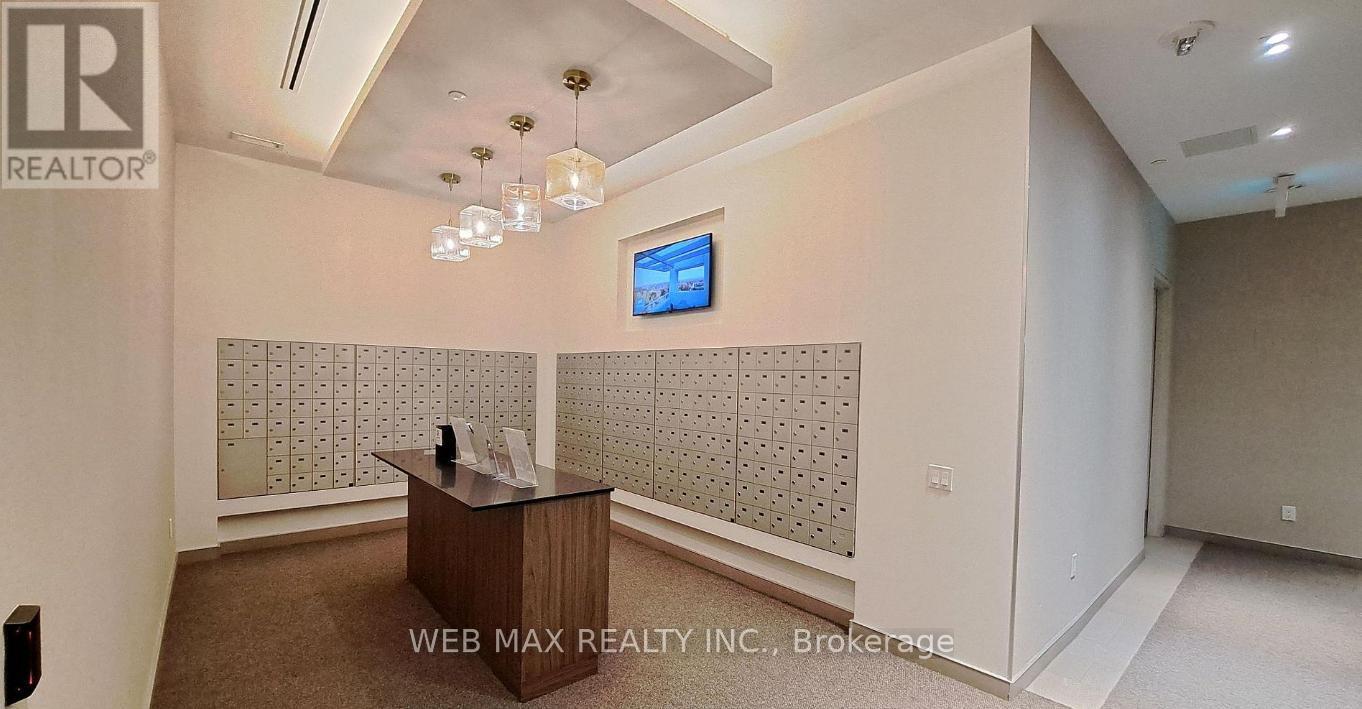 911 - 10 Deerlick Court, Toronto, ON - Indoor Photo Showing Other Room
