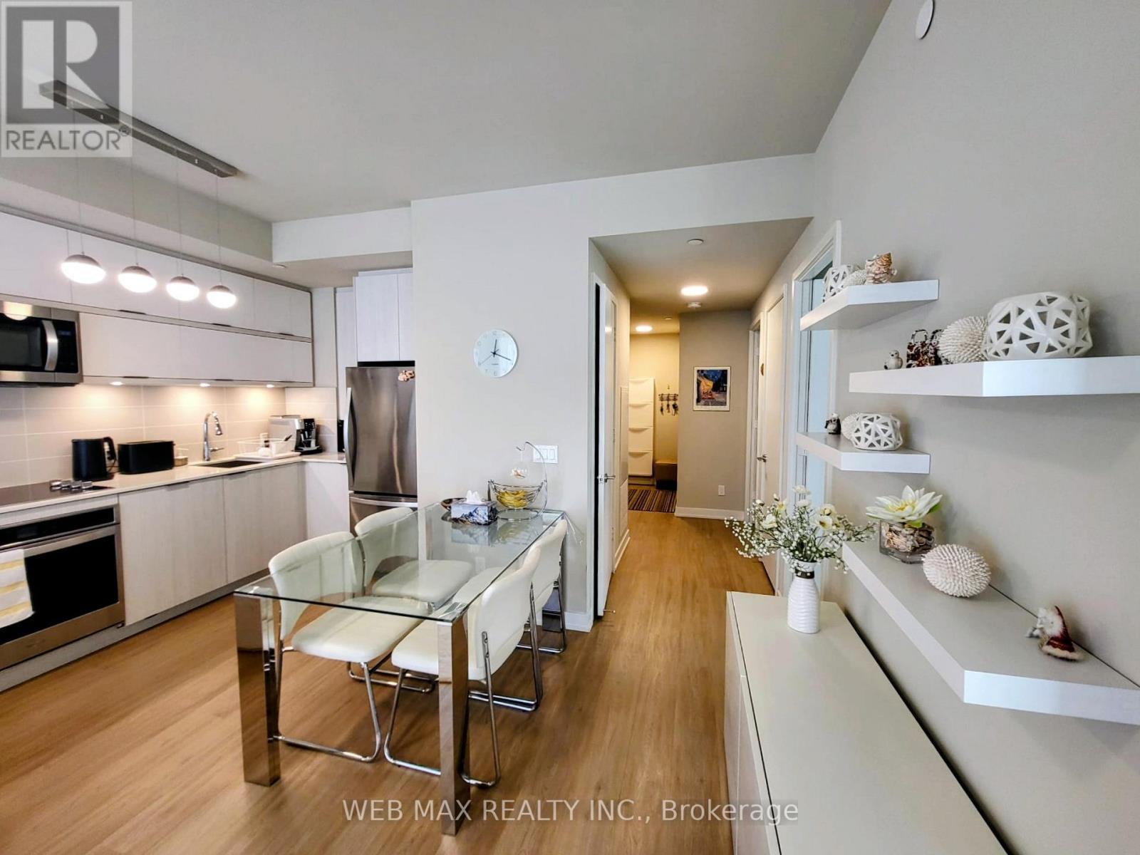 911 - 10 Deerlick Court, Toronto, ON - Indoor