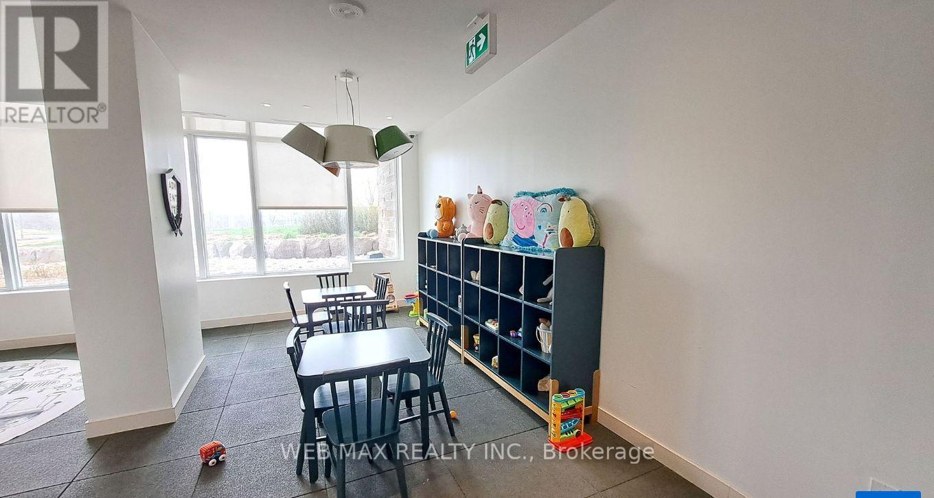 911 - 10 Deerlick Court, Toronto, ON - Indoor
