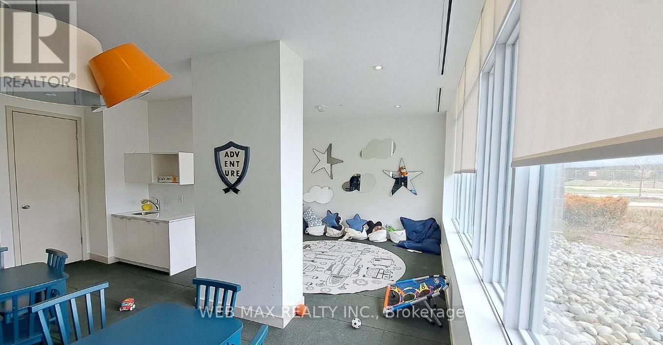 911 - 10 Deerlick Court, Toronto, ON - Indoor