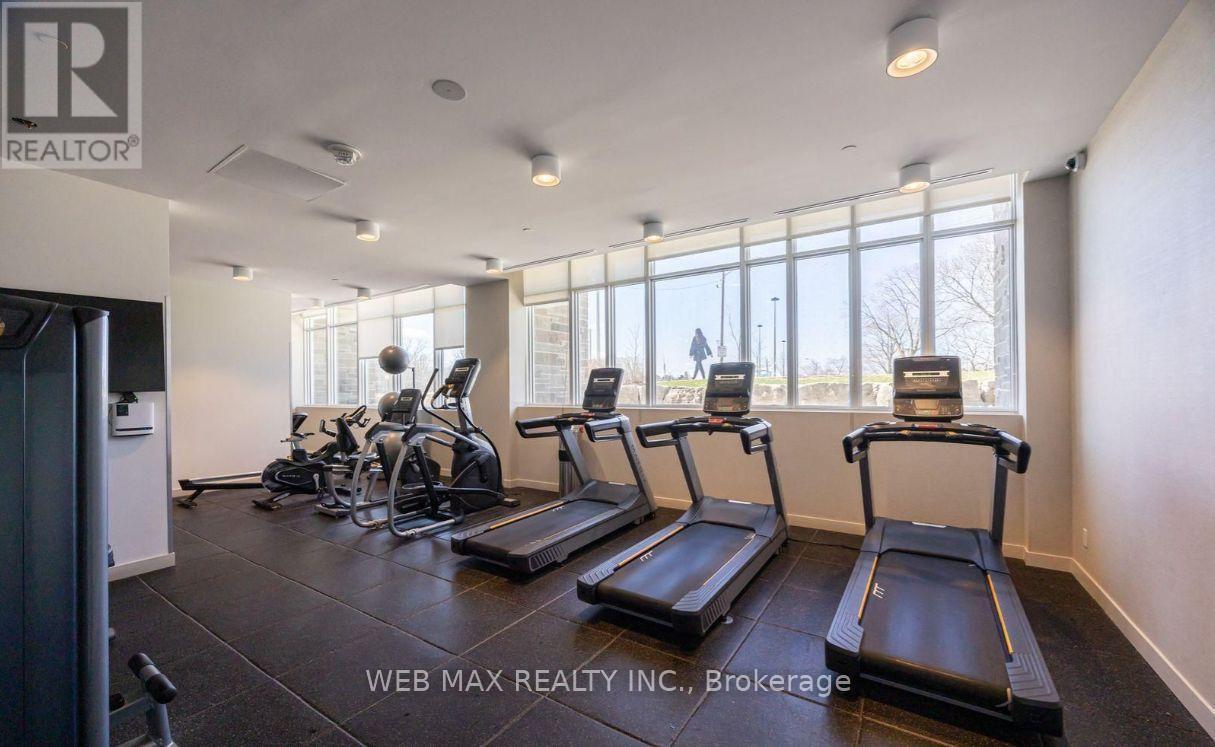 911 - 10 Deerlick Court, Toronto, ON - Indoor Photo Showing Gym Room