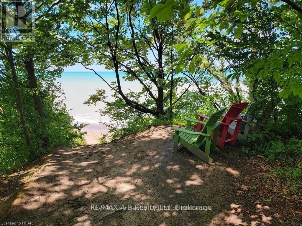 74730 Elm Crescent, Bluewater (Stanley), ON
