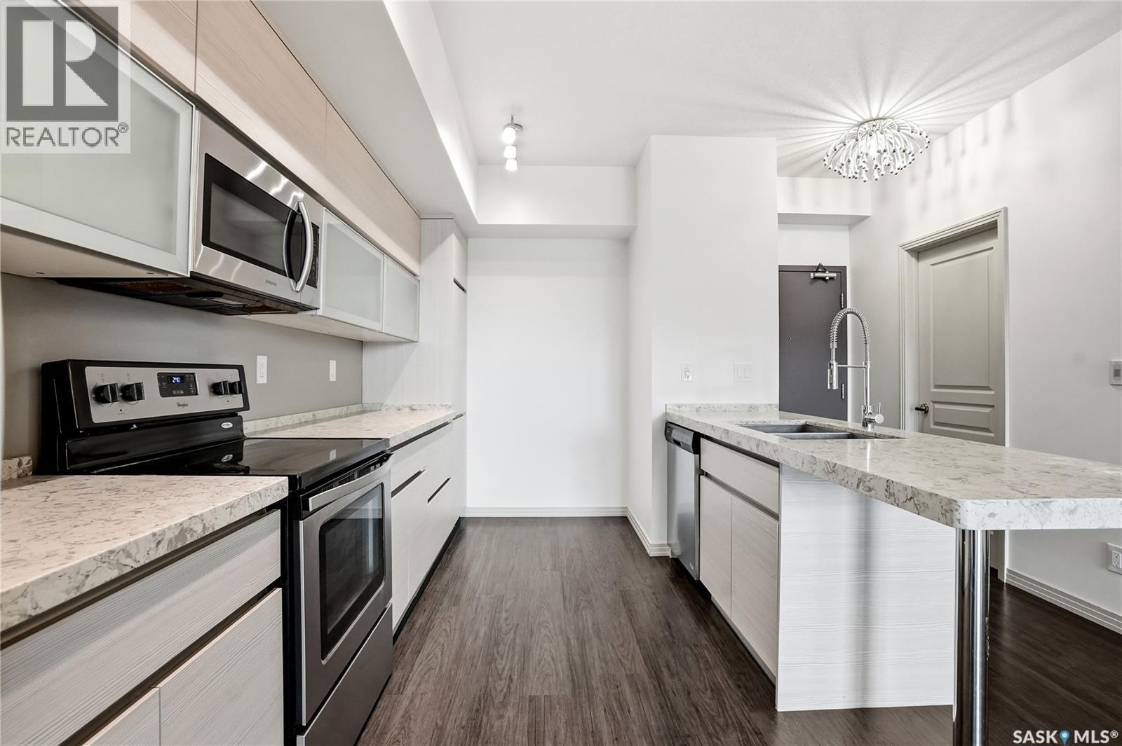 216 223 Evergreen Square, Saskatoon, SK