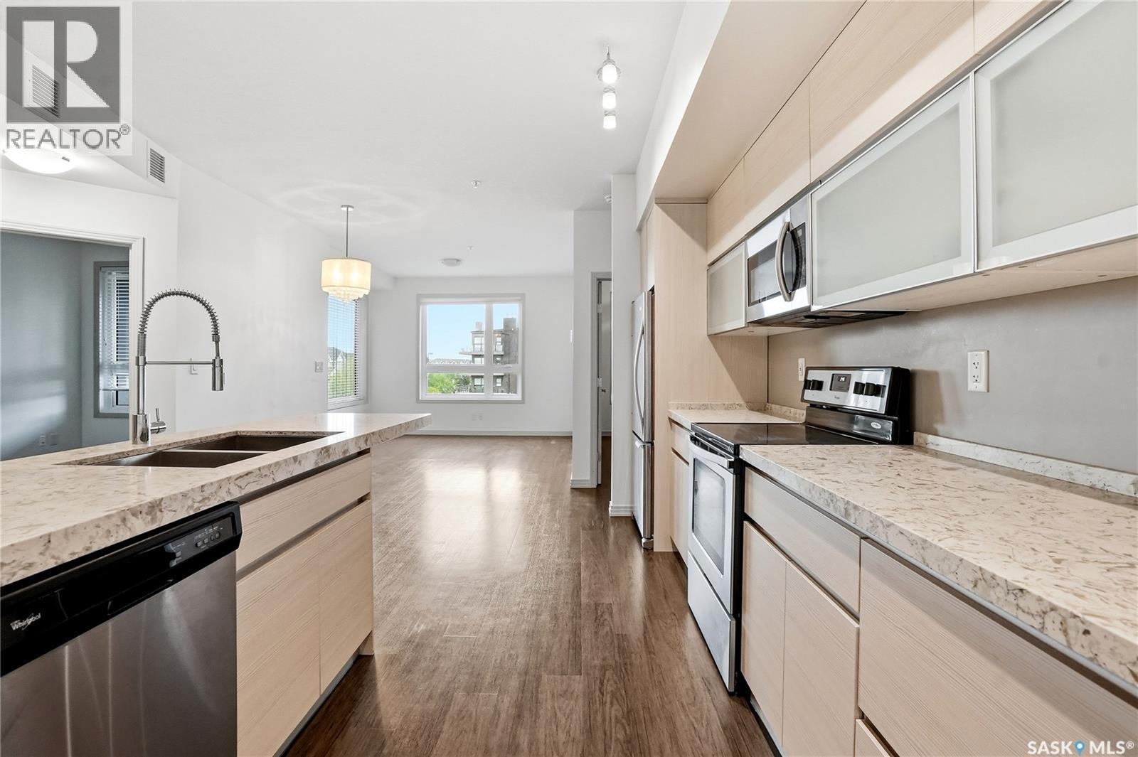 216 223 Evergreen Square, Saskatoon, SK