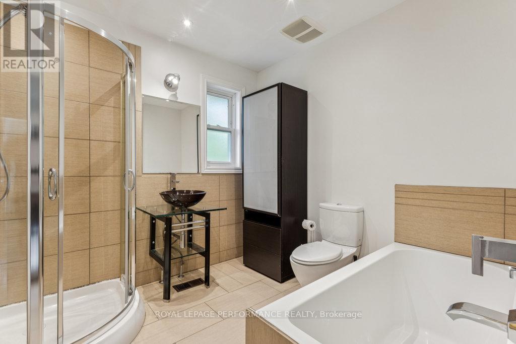 6 Gillespie Crescent, Ottawa, ON - Indoor Photo Showing Bathroom