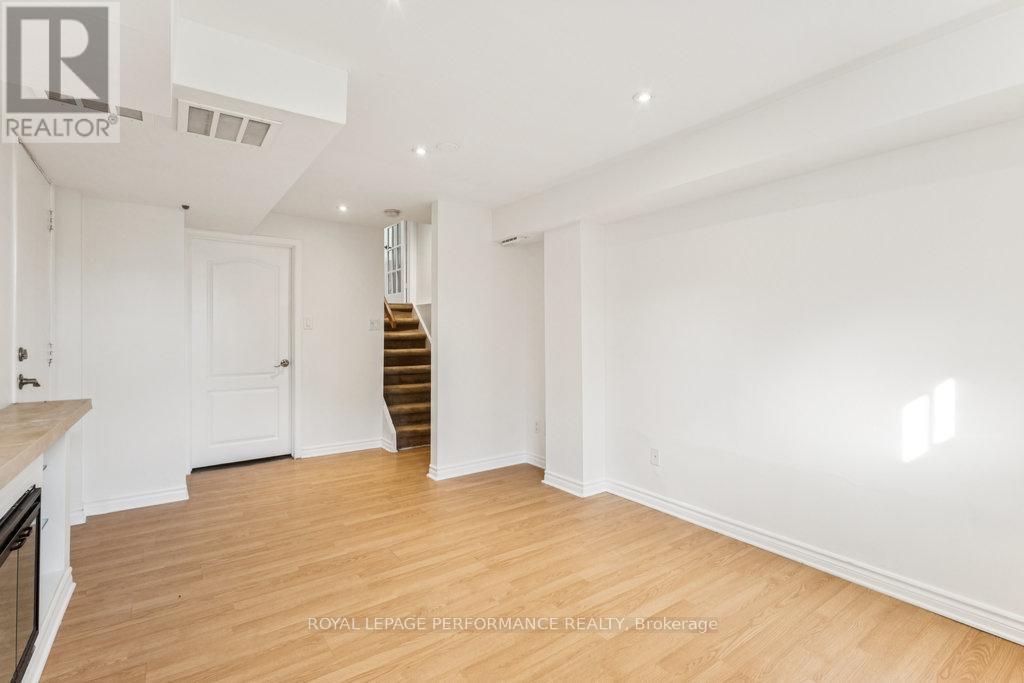 6 Gillespie Crescent, Ottawa, ON - Indoor