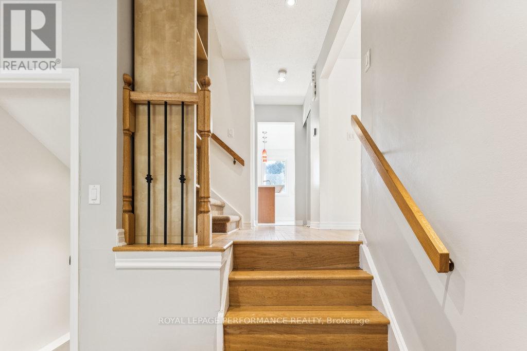 6 Gillespie Crescent, Ottawa, ON - Indoor Photo Showing Other Room