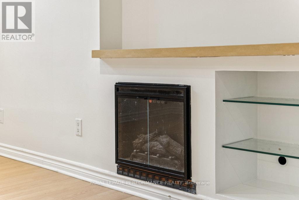 6 Gillespie Crescent, Ottawa, ON - Indoor Photo Showing Other Room