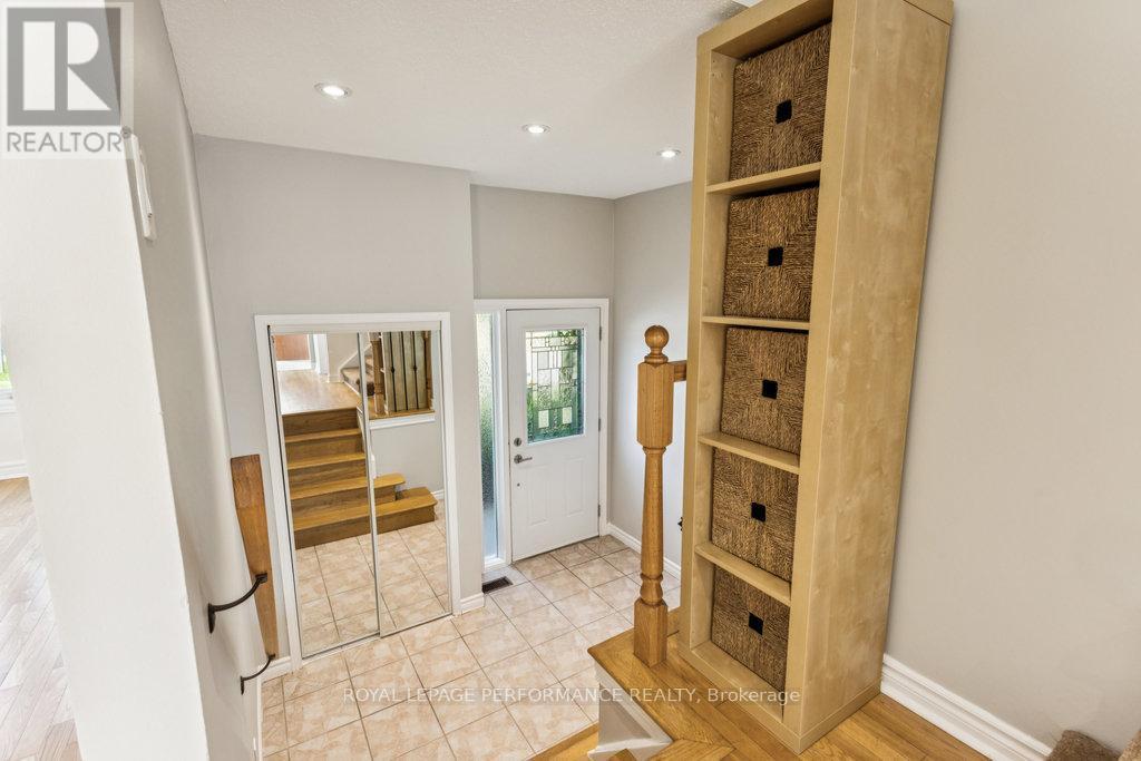 6 Gillespie Crescent, Ottawa, ON - Indoor Photo Showing Other Room