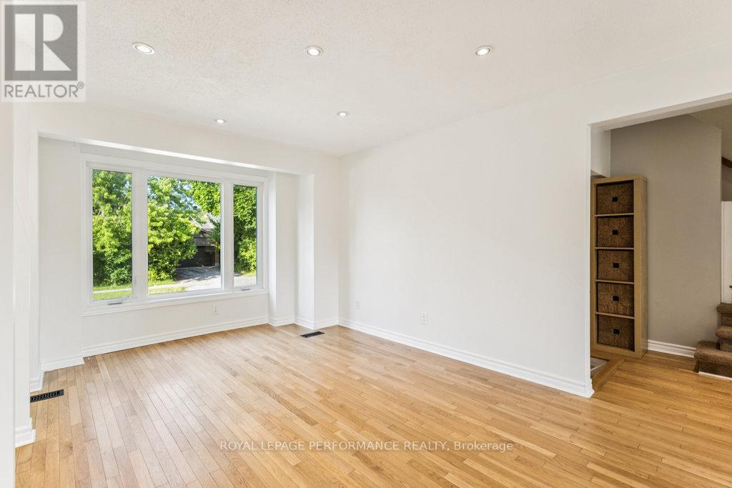 6 Gillespie Crescent, Ottawa, ON - Indoor Photo Showing Other Room
