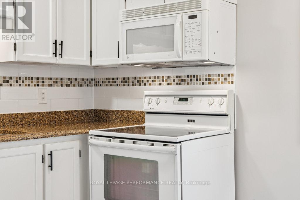 8 Gillespie Crescent, Ottawa, ON - Indoor Photo Showing Kitchen