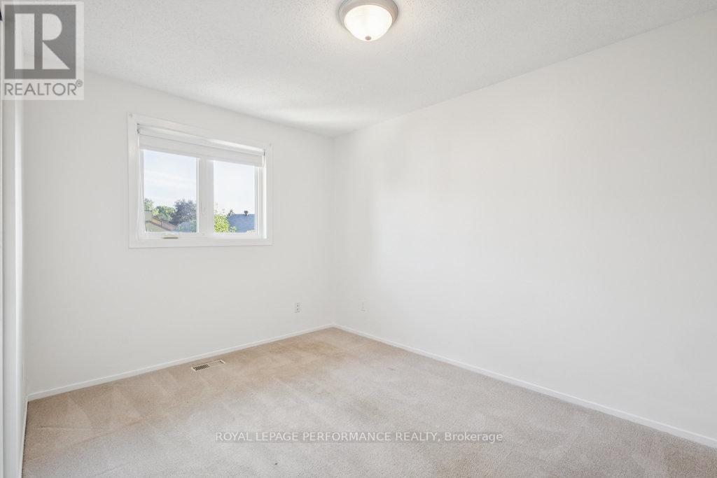 8 Gillespie Crescent, Ottawa, ON - Indoor Photo Showing Other Room