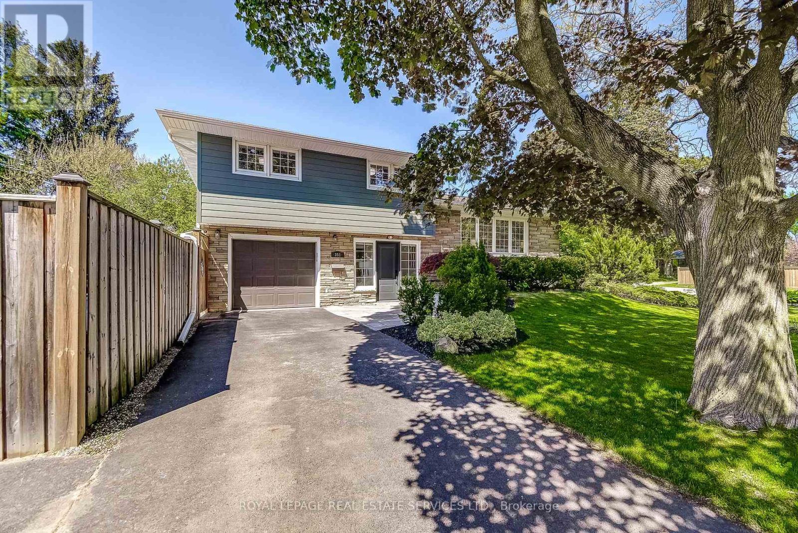 Professionally Landscaped - 351 Strathcona Drive, Burlington, ON - Outdoor