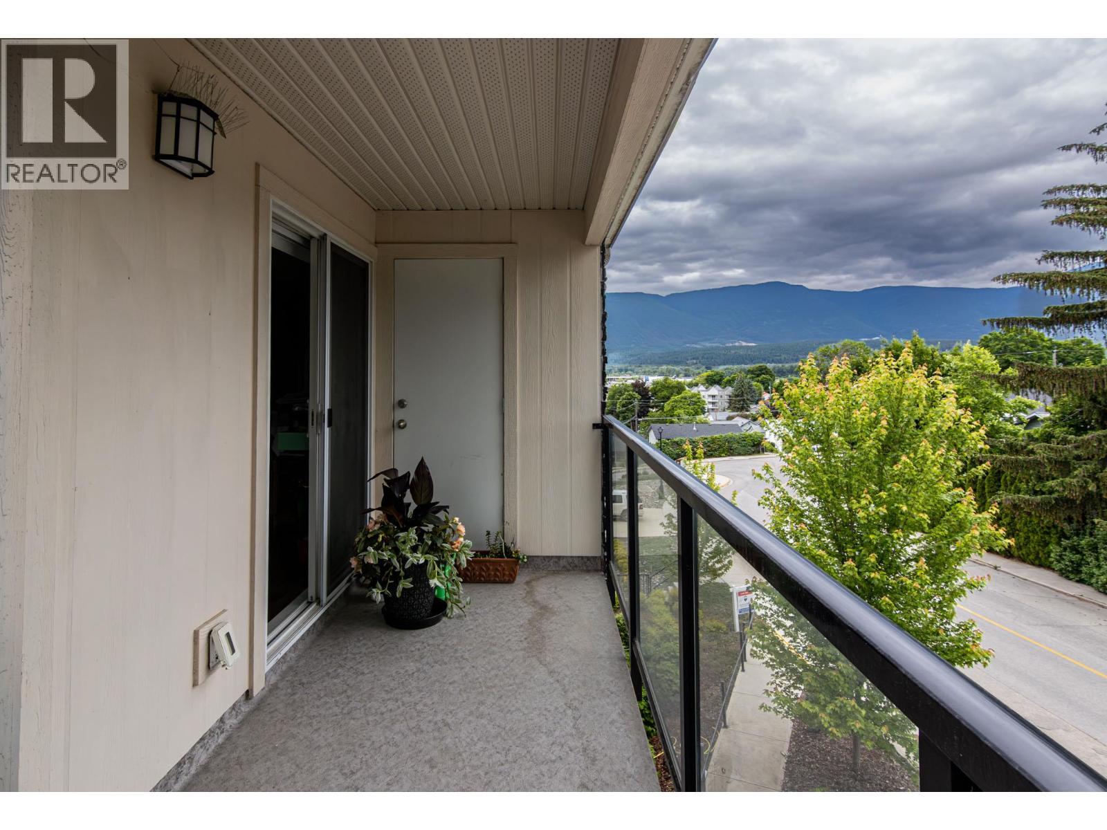 330 4 Avenue Se Unit# 402 Lot# 330, Salmon Arm, BC