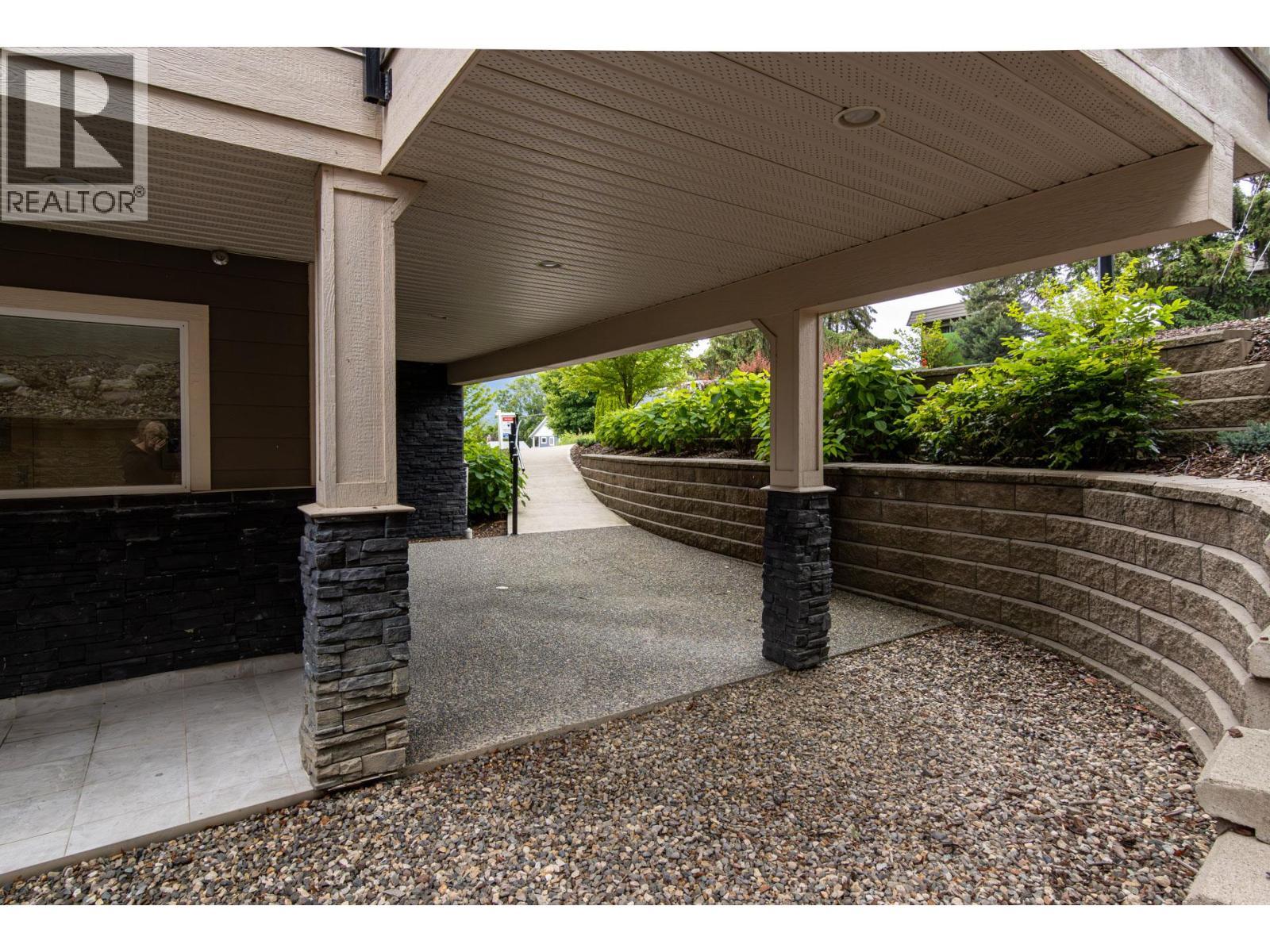 330 4 Avenue Se Unit# 402 Lot# 330, Salmon Arm, BC