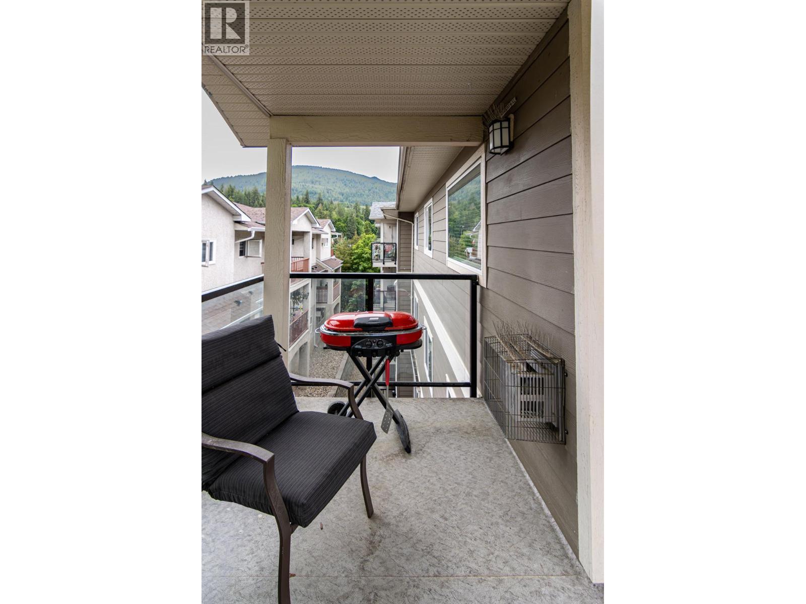 330 4 Avenue Se Unit# 402 Lot# 330, Salmon Arm, BC