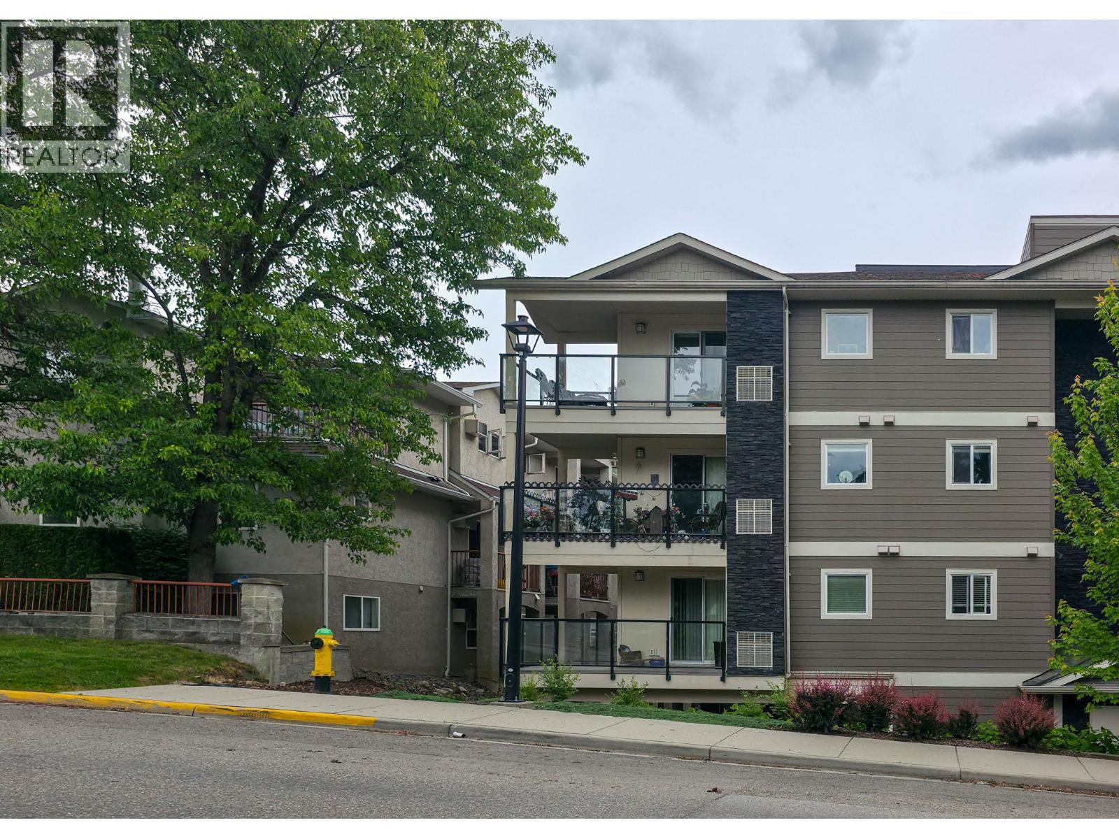 330 4 Avenue Se Unit# 402 Lot# 330, Salmon Arm, BC