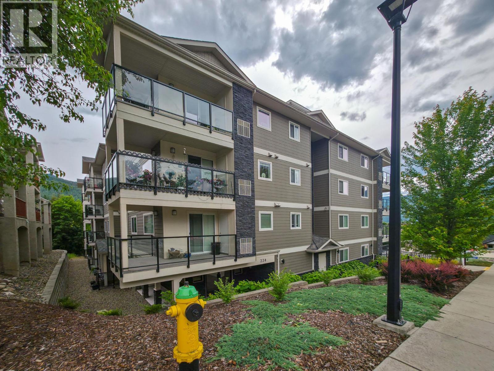 330 4 Avenue Se Unit# 402 Lot# 330, Salmon Arm, BC