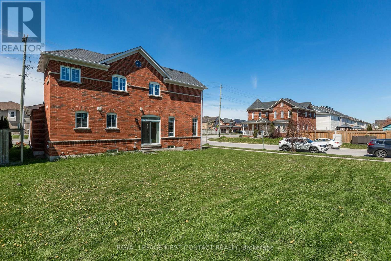 1 Griffin Gate, Barrie, ON - Outdoor