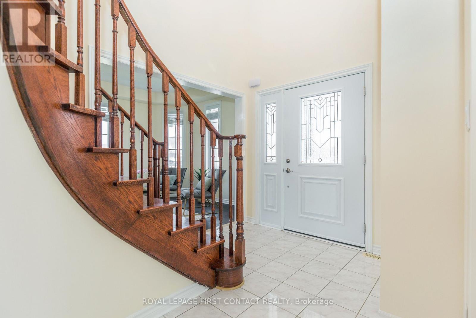 1 Griffin Gate, Barrie, ON - Indoor Photo Showing Other Room
