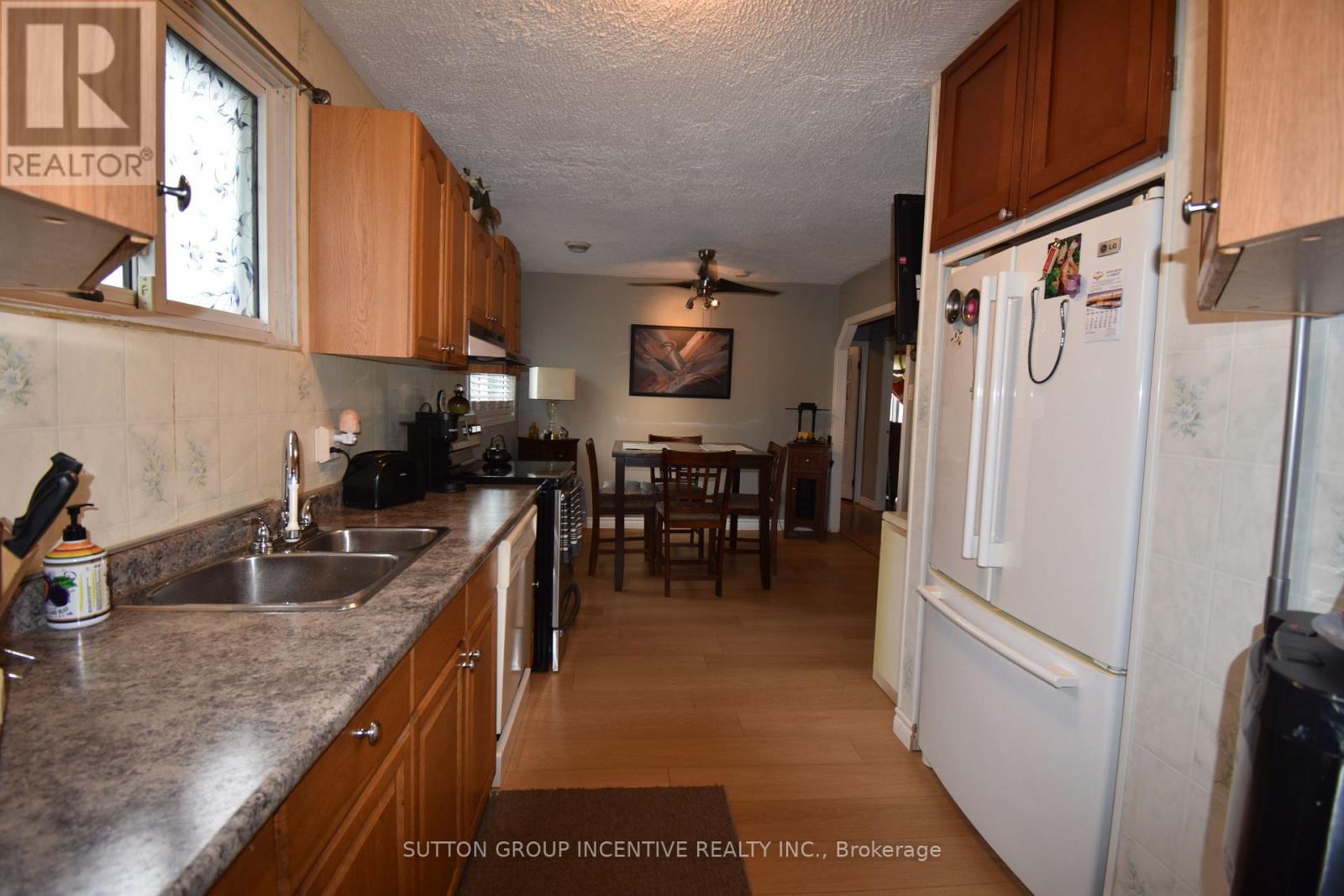 5 Lanark Crescent, St. Catharines, ON